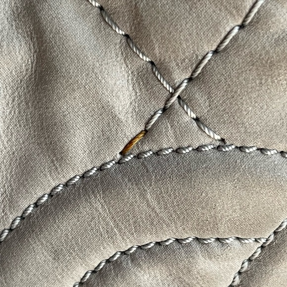 (SOLD) Authenticated Vintage Chanel Grey CC Logo Tote/Crossbody Bag - Picture 15 of 16